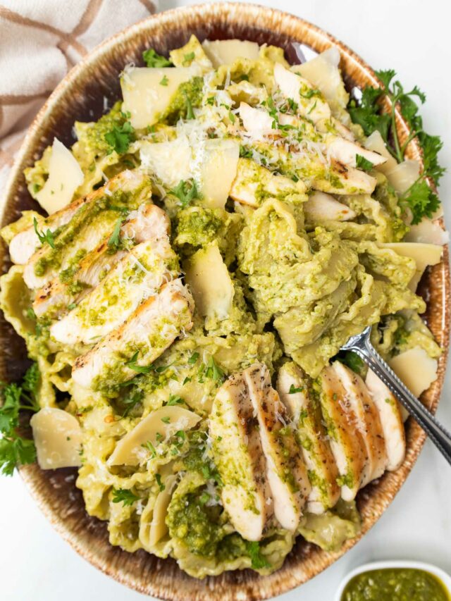 Easy Creamy Basil Pesto Chicken Pasta - BEYOND THE NOMS